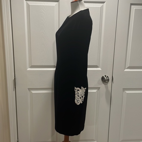 Jessica McClintock vintage dress in black velvet & lace w/ pearls on sleeves. - Picture 4 of 10